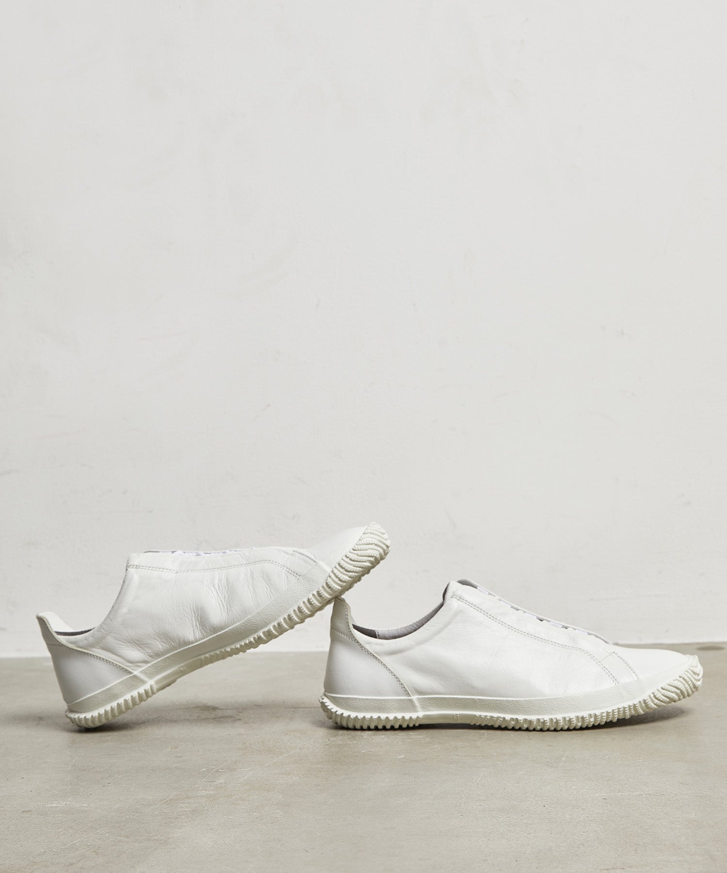 SP-1048 White - SPINGLE