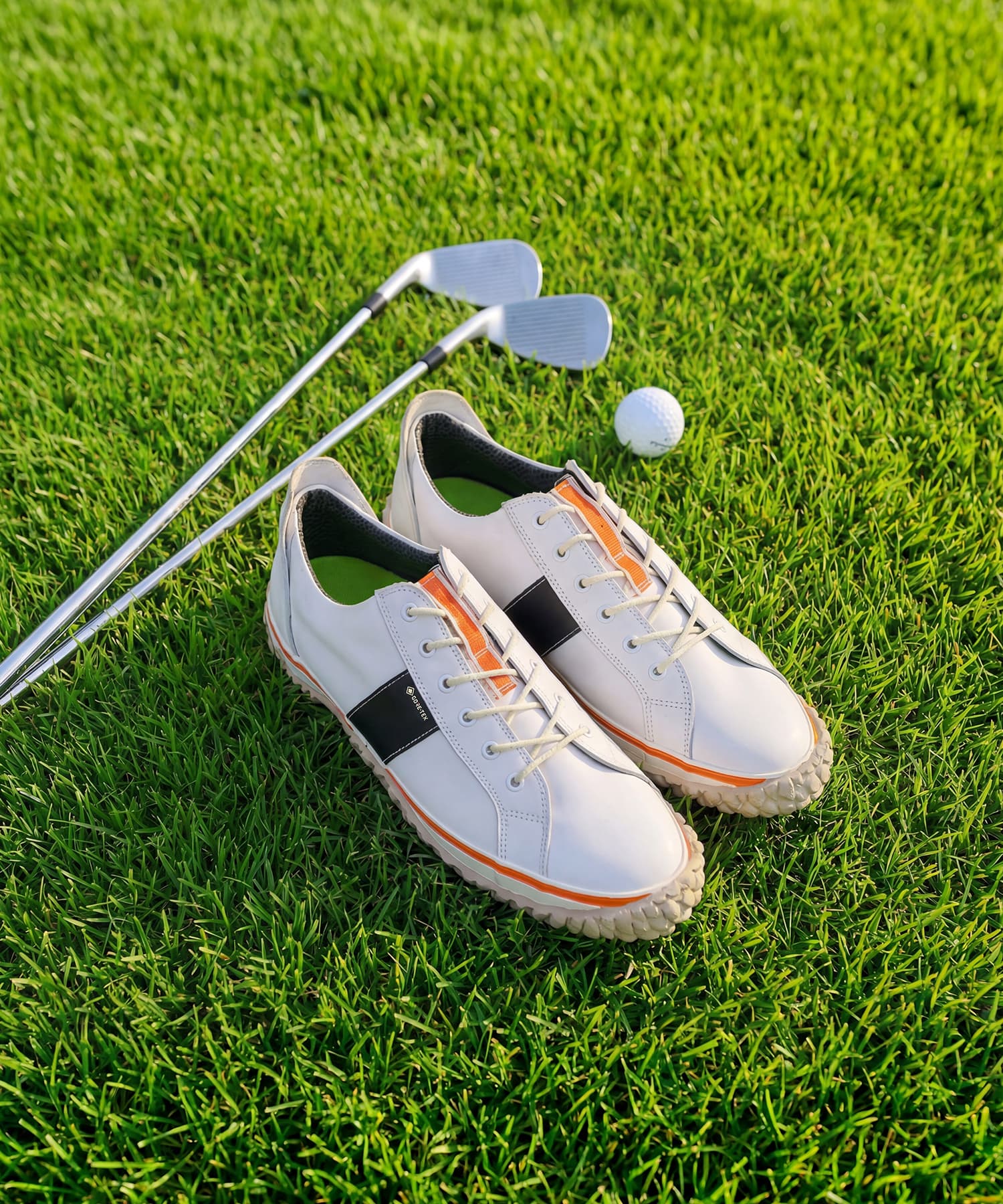 SP-1651 White/Black - SPINGLE