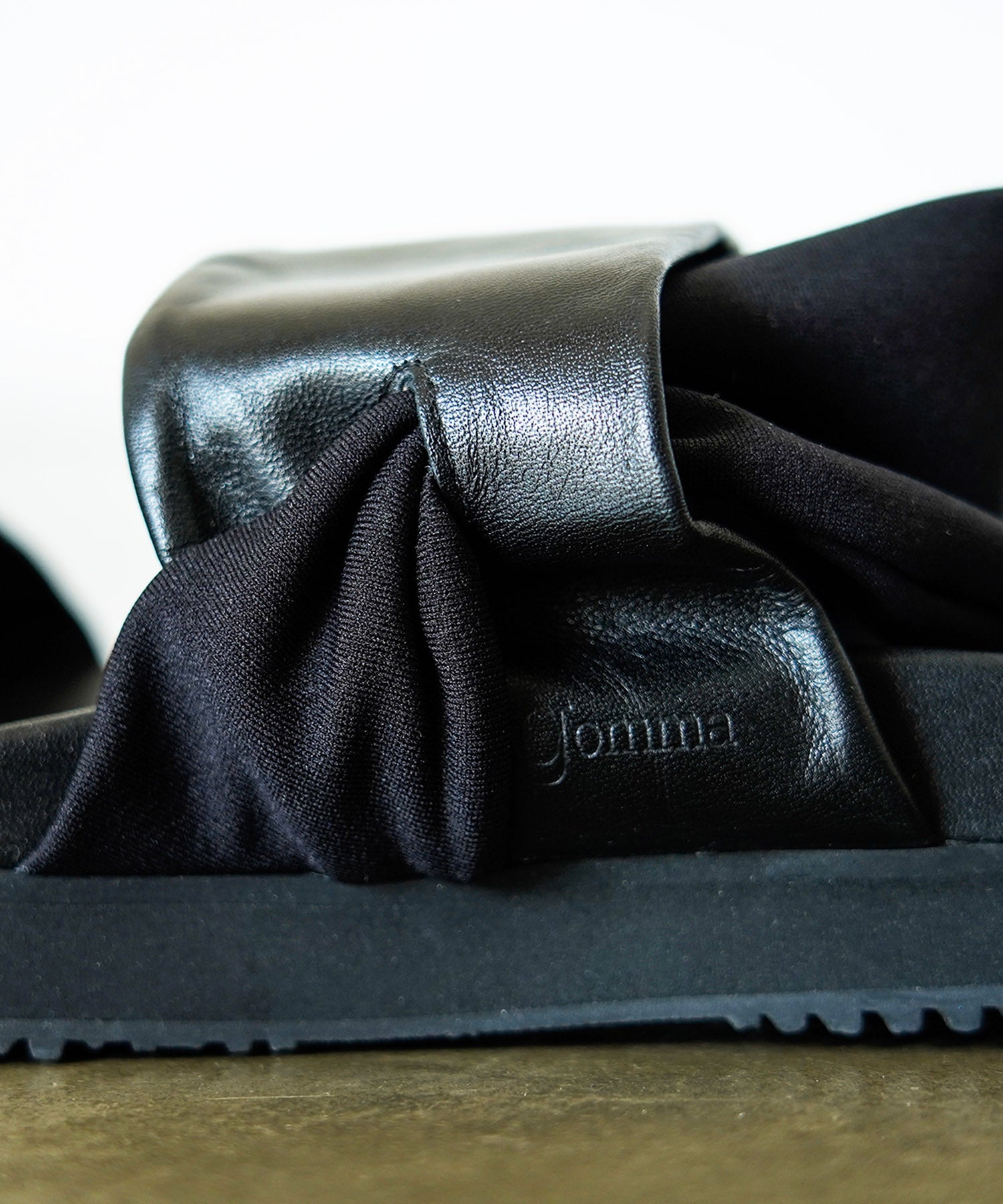SP-1707 Black - SPINGLE