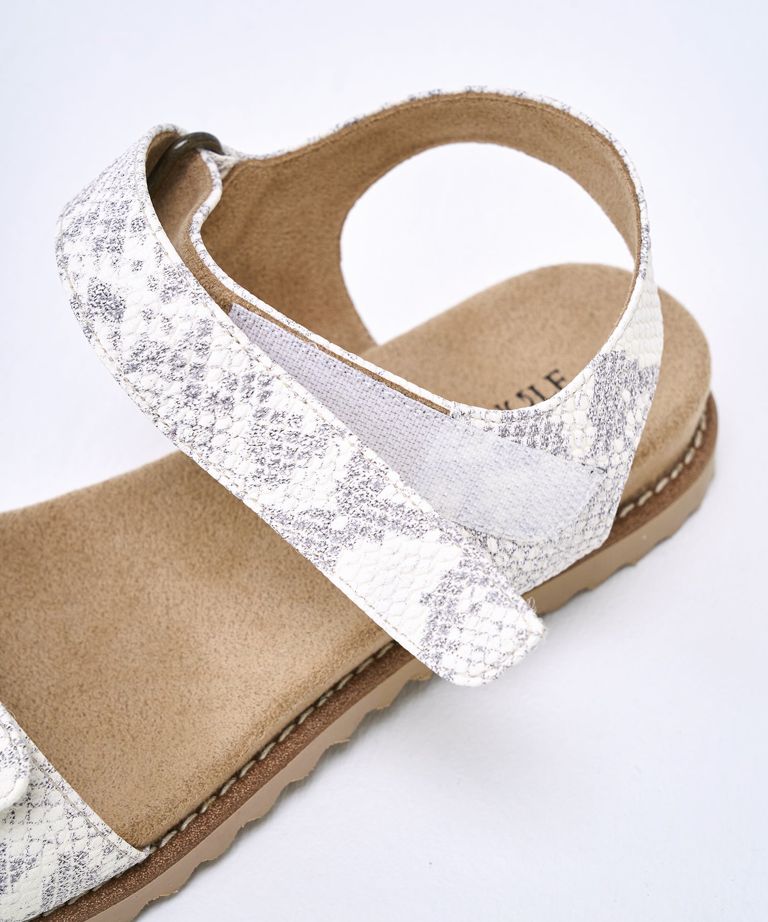 SP-1725 Off White - SPINGLE