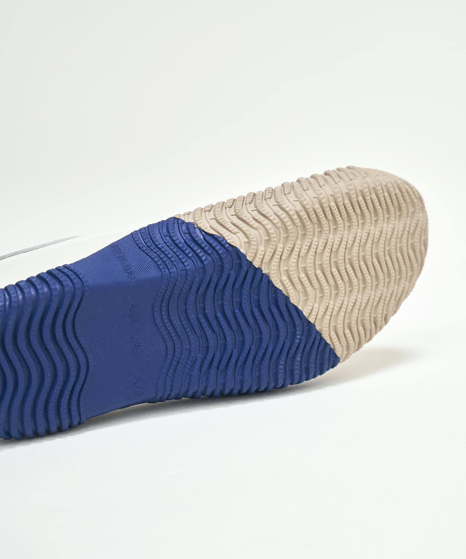 SP-187 White/Navy - SPINGLE