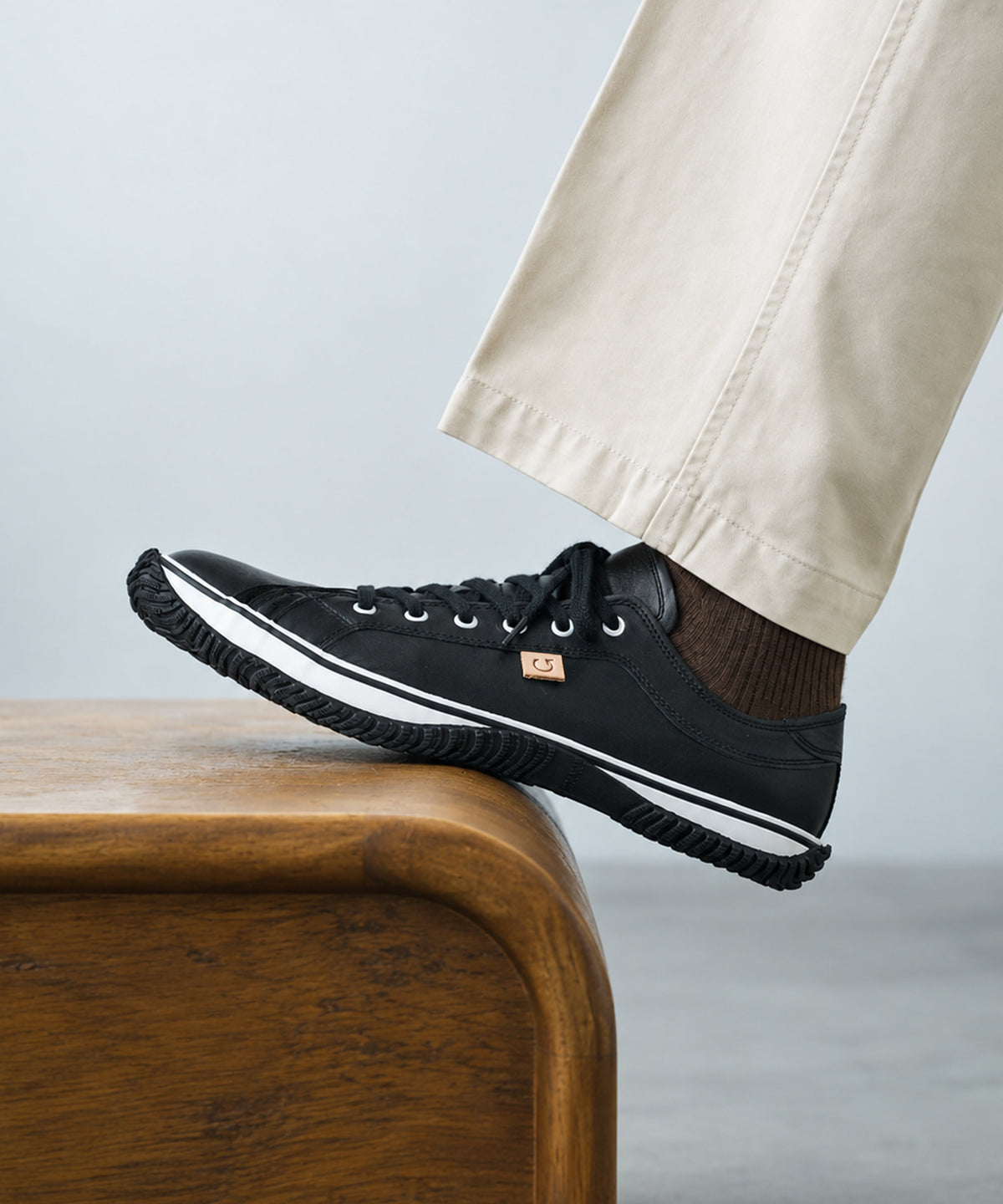 SP-219R Black