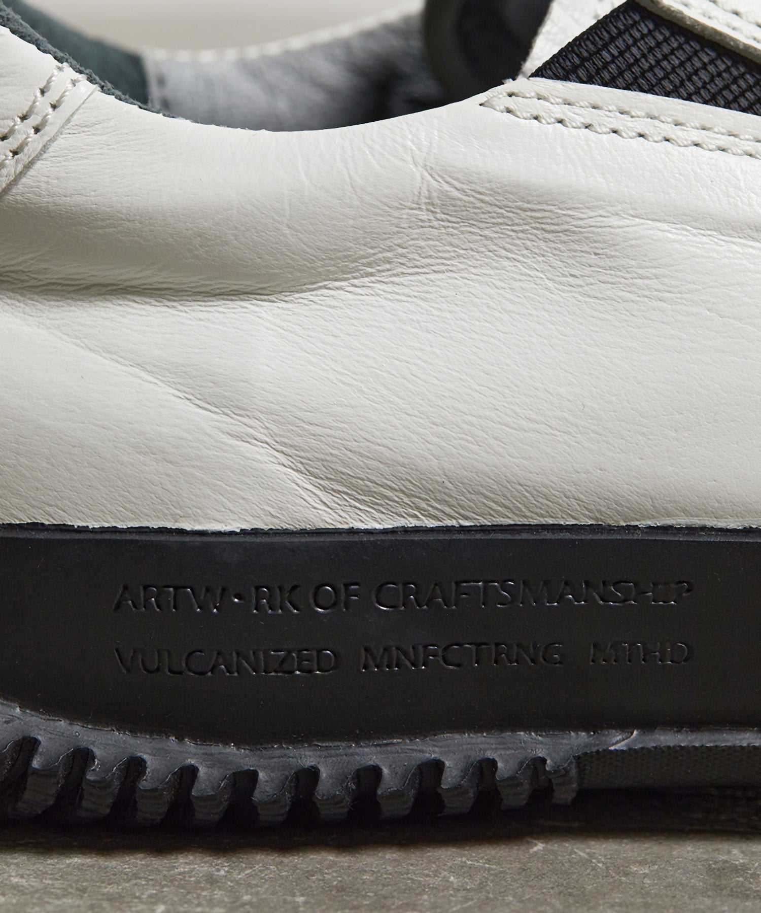 SP-6143 Shiro/Kuro - SPINGLE