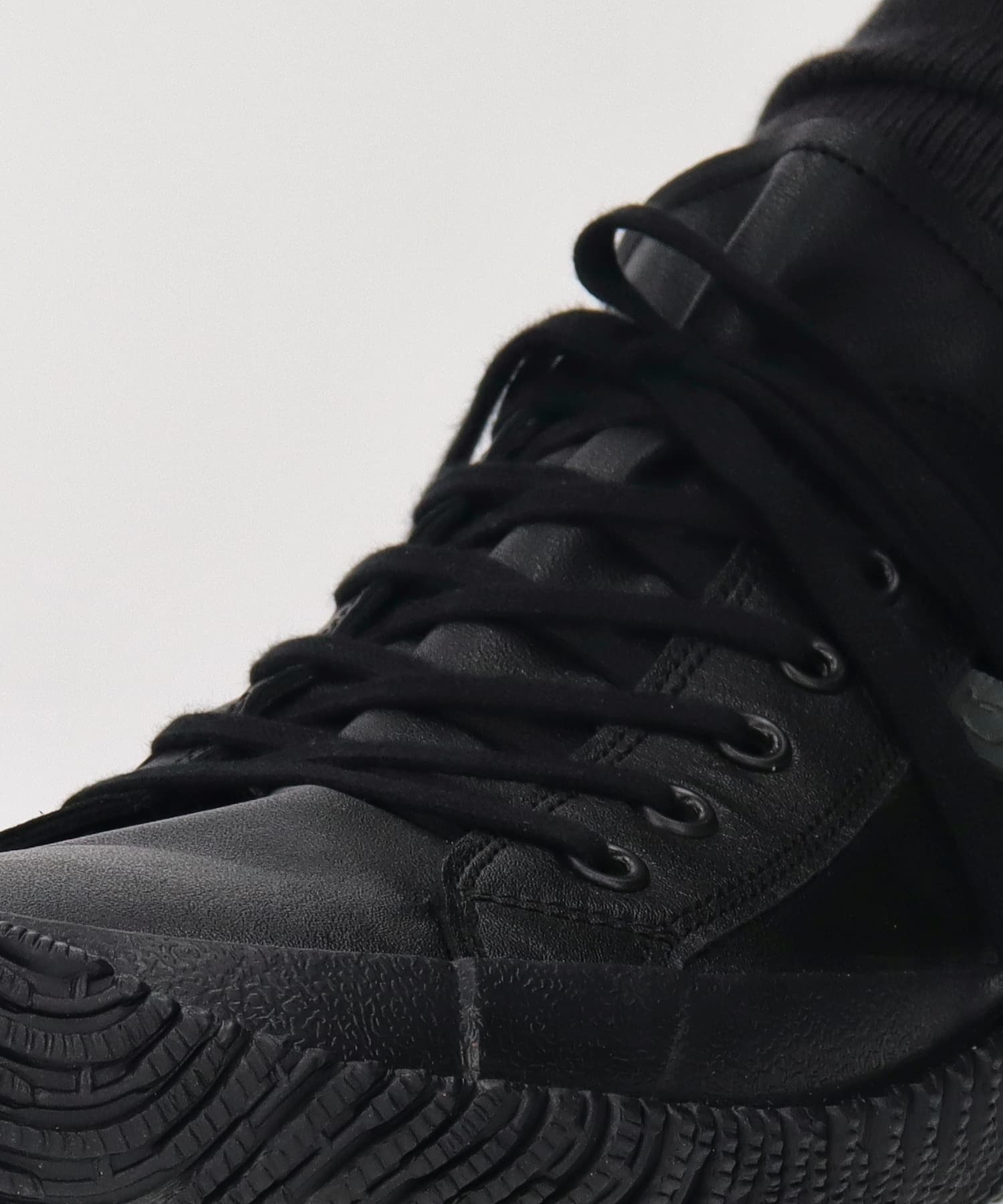 SP-1077 Black