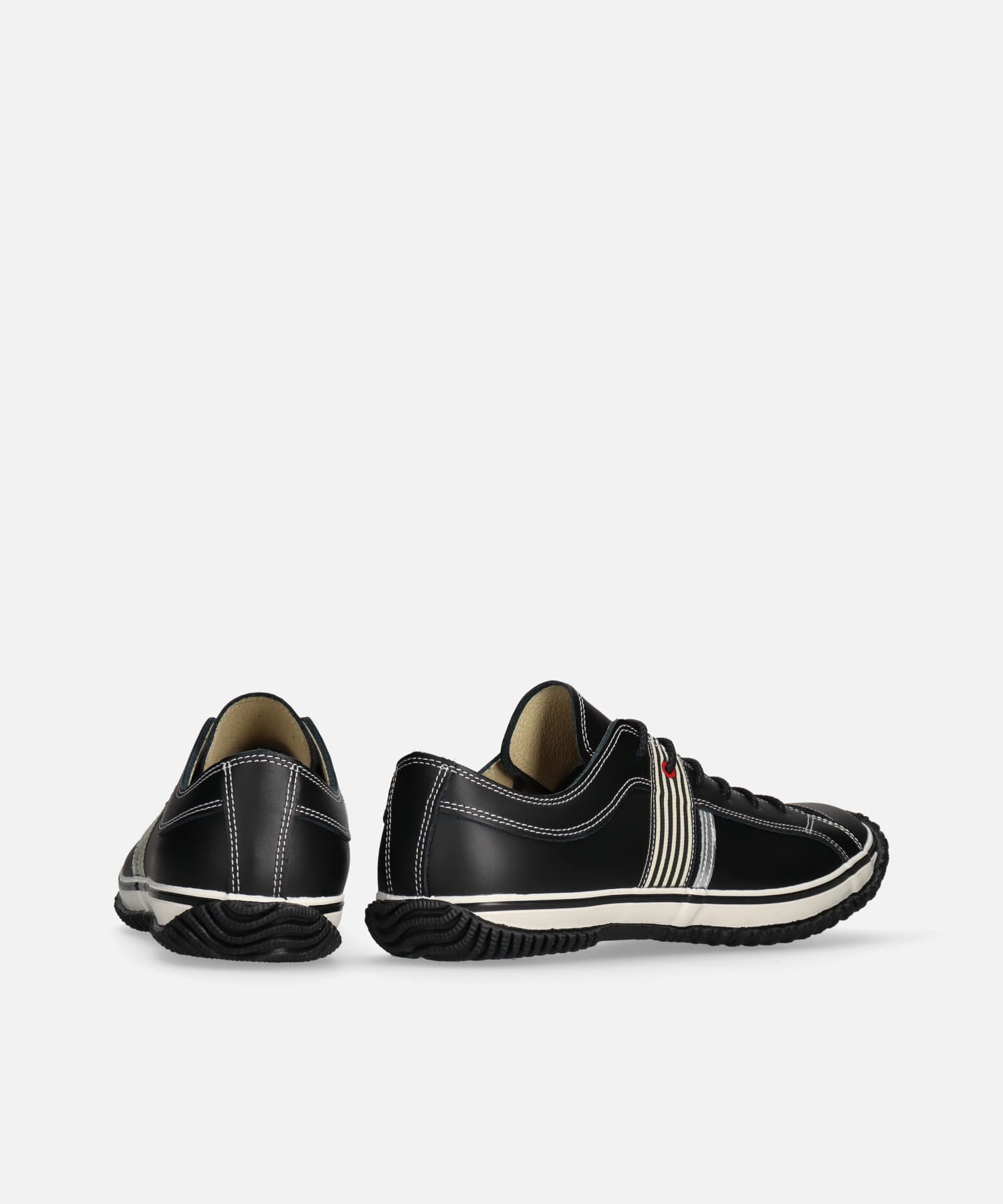 SP-168 Black/White