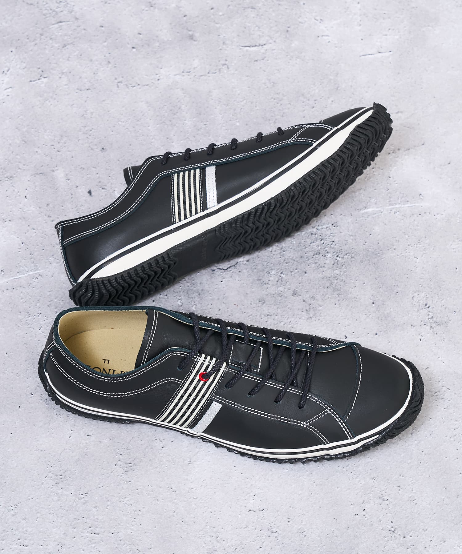 SP-168 Black/White