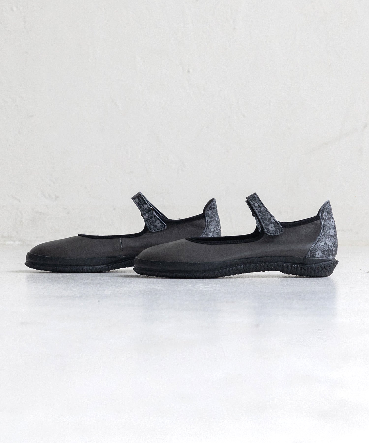 SP-1815 Black - SPINGLE